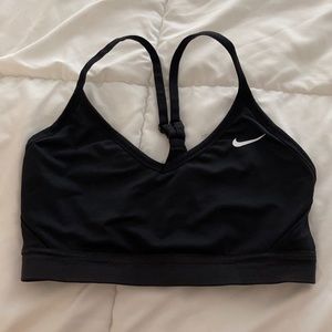 black nike sports bra